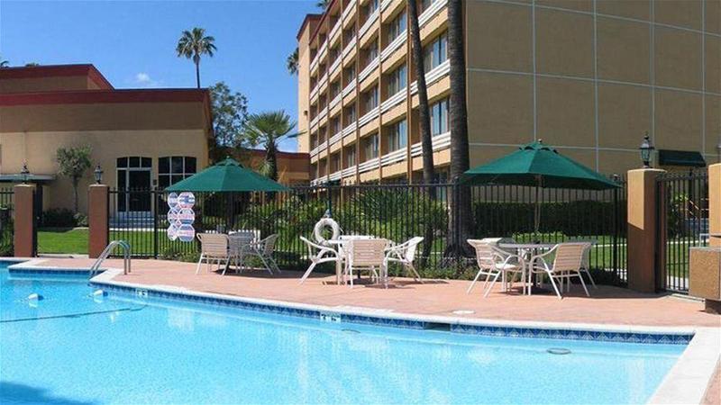 Holiday Inn Express Hotel & Suites Woodland Hills By Ihg Los Angeles Luaran gambar